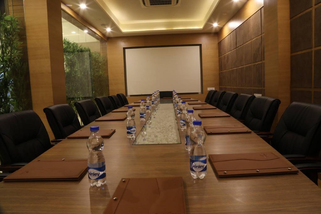 The Fern Residency Mundra Ξενοδοχείο Εξωτερικό φωτογραφία